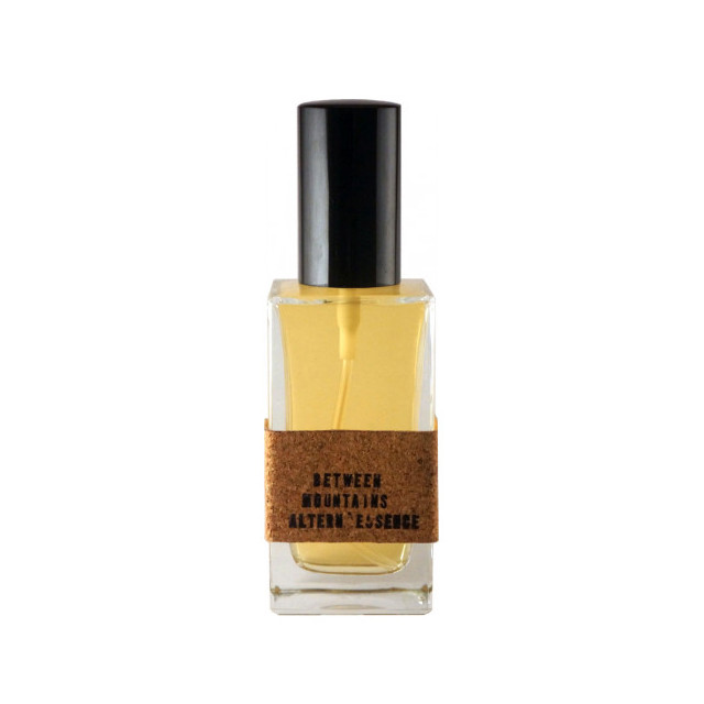 Immagine del profumo Between Mountains di Altern Essence Perfume