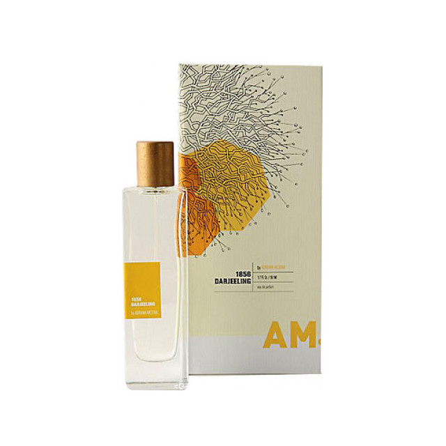 Immagine del profumo A Rather Novel Collection 1856 Darjeeling by Adriana Medina di Anthropologie