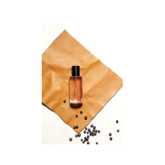 Immagine del profumo JUNIPER LEATHER di LEGENDÄR