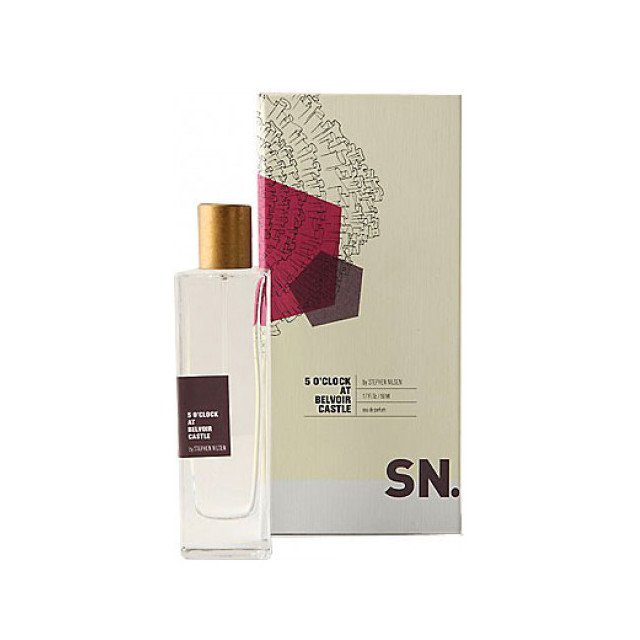 Immagine del profumo A Rather Novel Collection 5 O'Clock At Belvoir Castle by Stephen Nilsen di Anthropologie