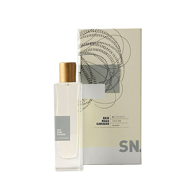Immagine del profumo A Rather Novel Collection Silk Road Caravan by Stephen Nilsen di Anthropologie
