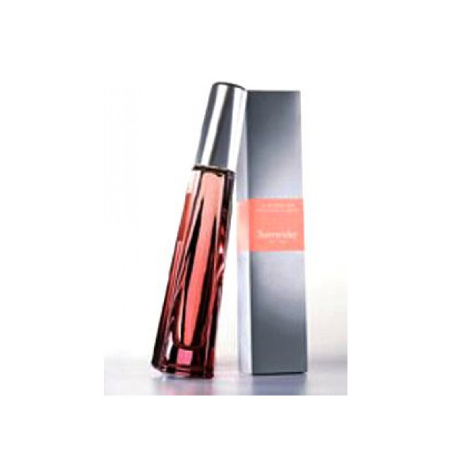 Immagine del profumo Surrender di Avon